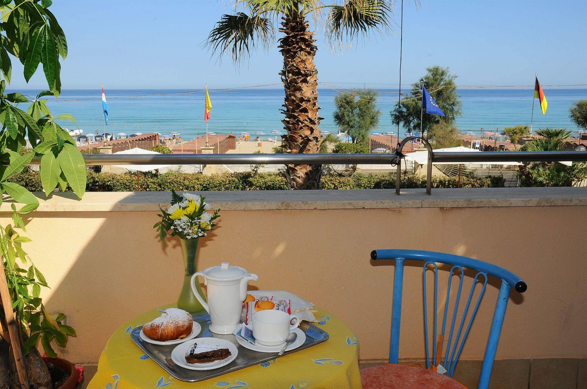 Hotel Sirenetta Isola delle Femmine Exterior photo